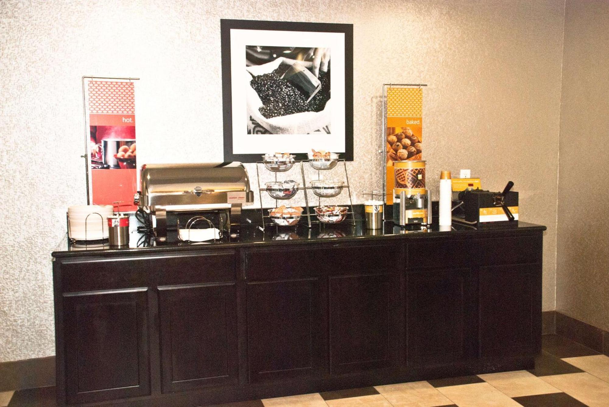 Hampton Inn Maumelle Restaurant foto